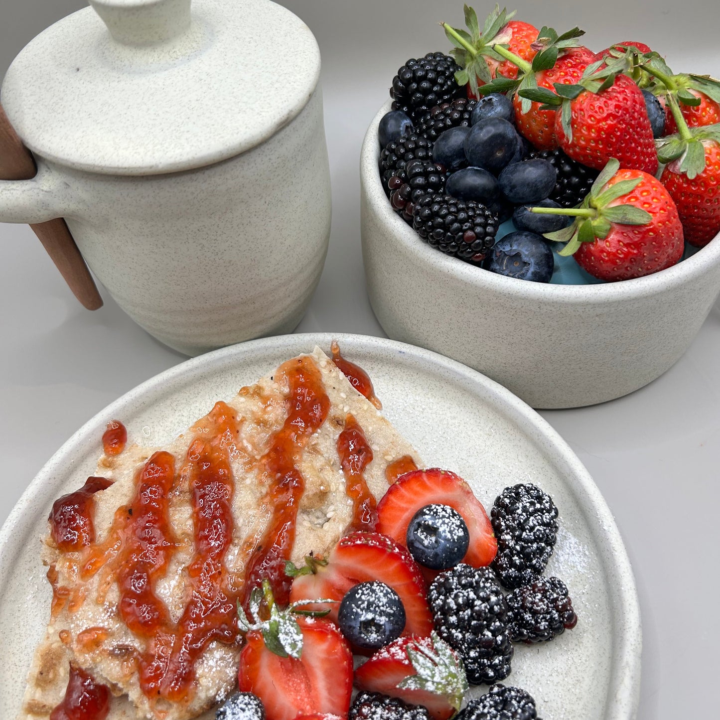 Ceramic Honey pot jar with lid & spoon set Beige