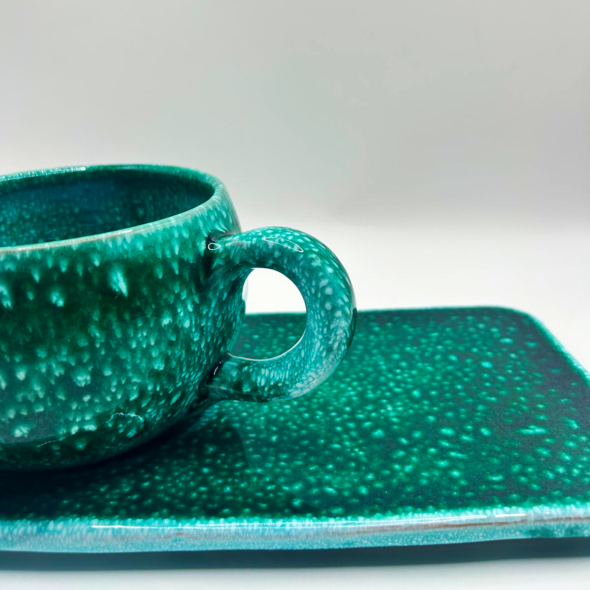Ceramic Cosy mug & rectangular saucer Green