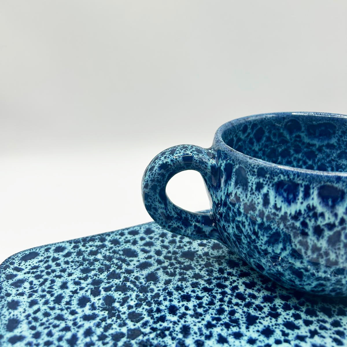 Ceramic Cosy mug & rectangular saucer Blue