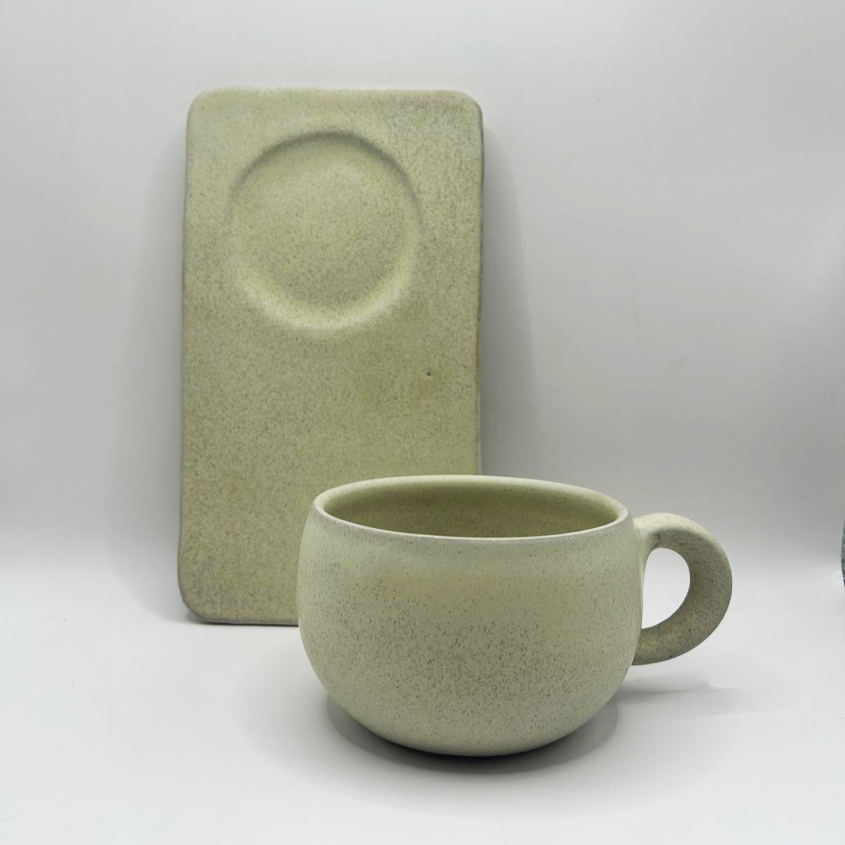 Ceramic Cosy mug & rectangular saucer Beige