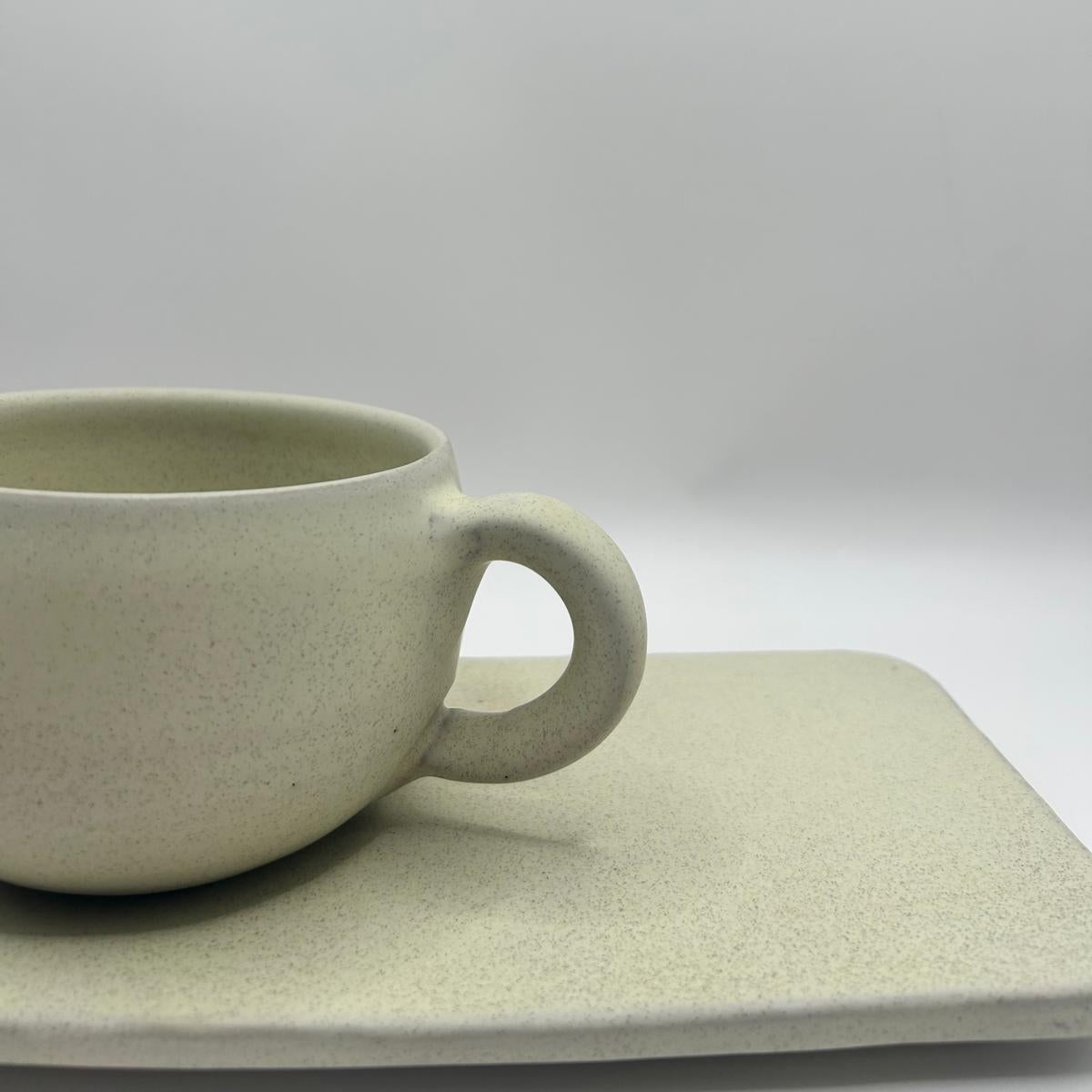 Ceramic Cosy mug & rectangular saucer Beige